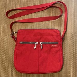 LIKE NEW Baggallini crossbody shoulder bag
